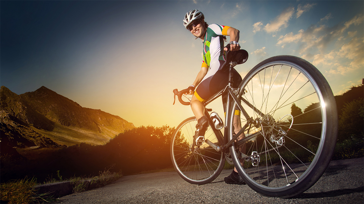 Sinal em forma de diamante com uma bicicleta. alertar os